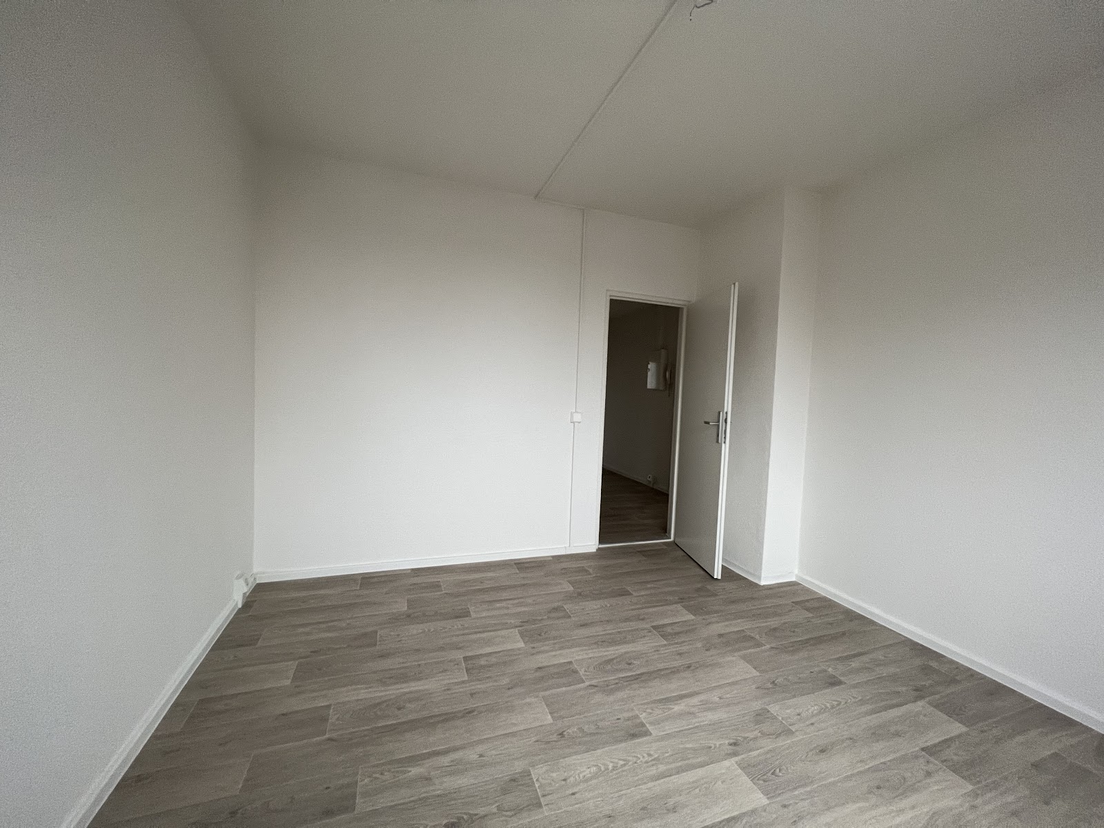 3-Zimmer-Wohnung mit Balkon sucht Lieblingsmieter – Chemnitz – Vorschaubild 6