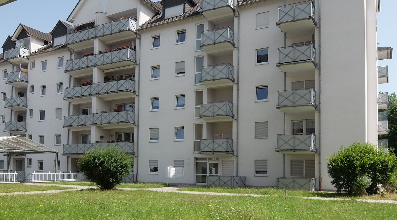 Studis & Azubis aufgepasst: Coole Bude mit Einbauküche + Balkon – Chemnitz – Vorschaubild 2