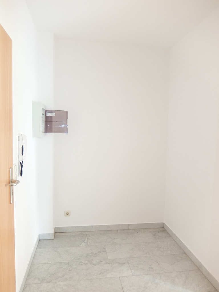 Studis & Azubis aufgepasst: Coole Bude mit Einbauküche + Balkon – Chemnitz – Vorschaubild 8