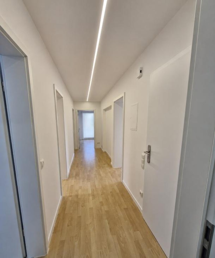 3 Zimmer Wohnung 84,0qm neu renoviert im 2. OG, ab 15.08. frei