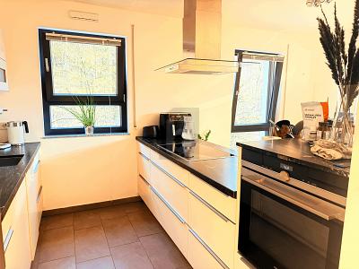 LUXUS PUR-BODENHEIZUNG/KÜCHE/AUFZUG/TIEFGARAGE – Fürth – Vorschaubild 2