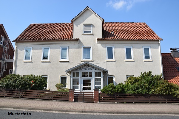 Historisches Mehrfamilienhaus mit Entwicklungspotenzial