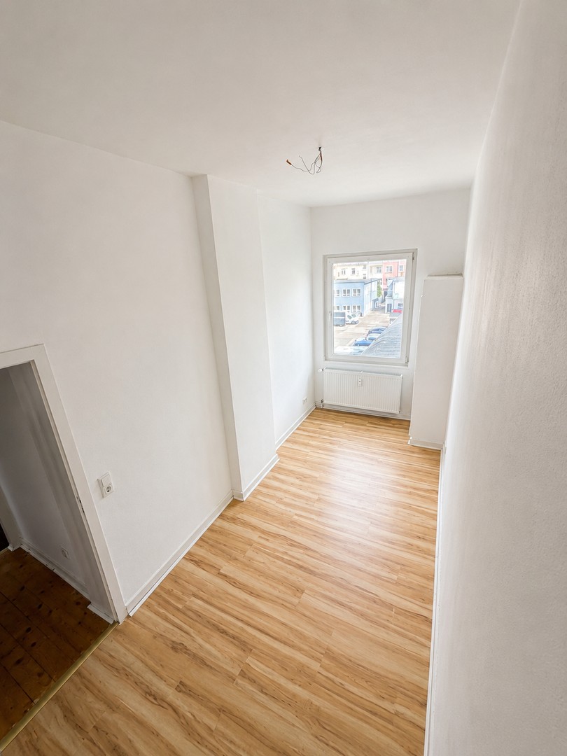 Großzügige 3-Zimmer-Wohnung mit offener Wohnküche und Hauswirtschaftsraum – Dortmund – Vorschaubild 4