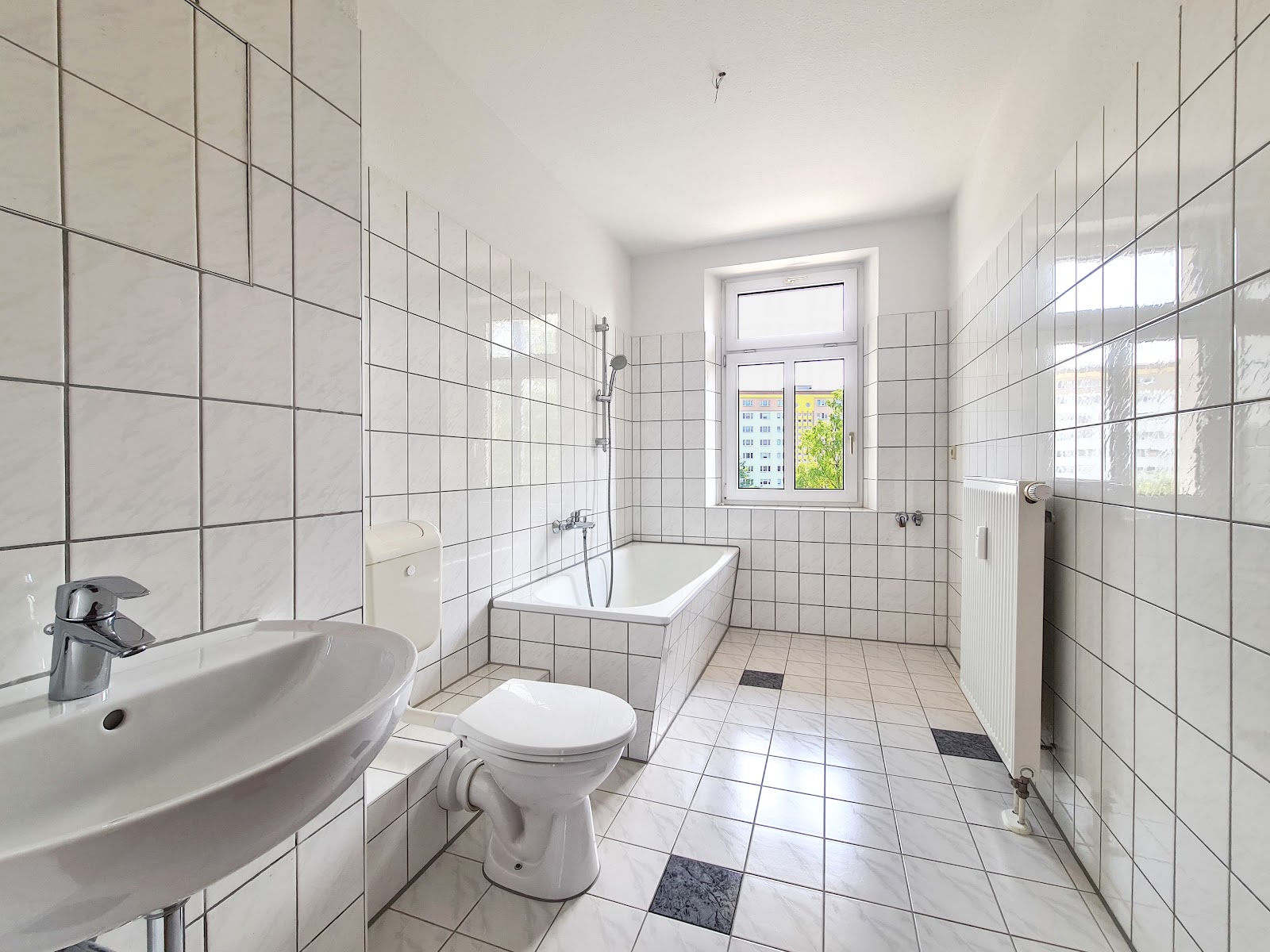 Klassisch, praktisch, einfach gut: renovierte Balkonwohnung im schönen Altbau – Chemnitz – Vorschaubild 7