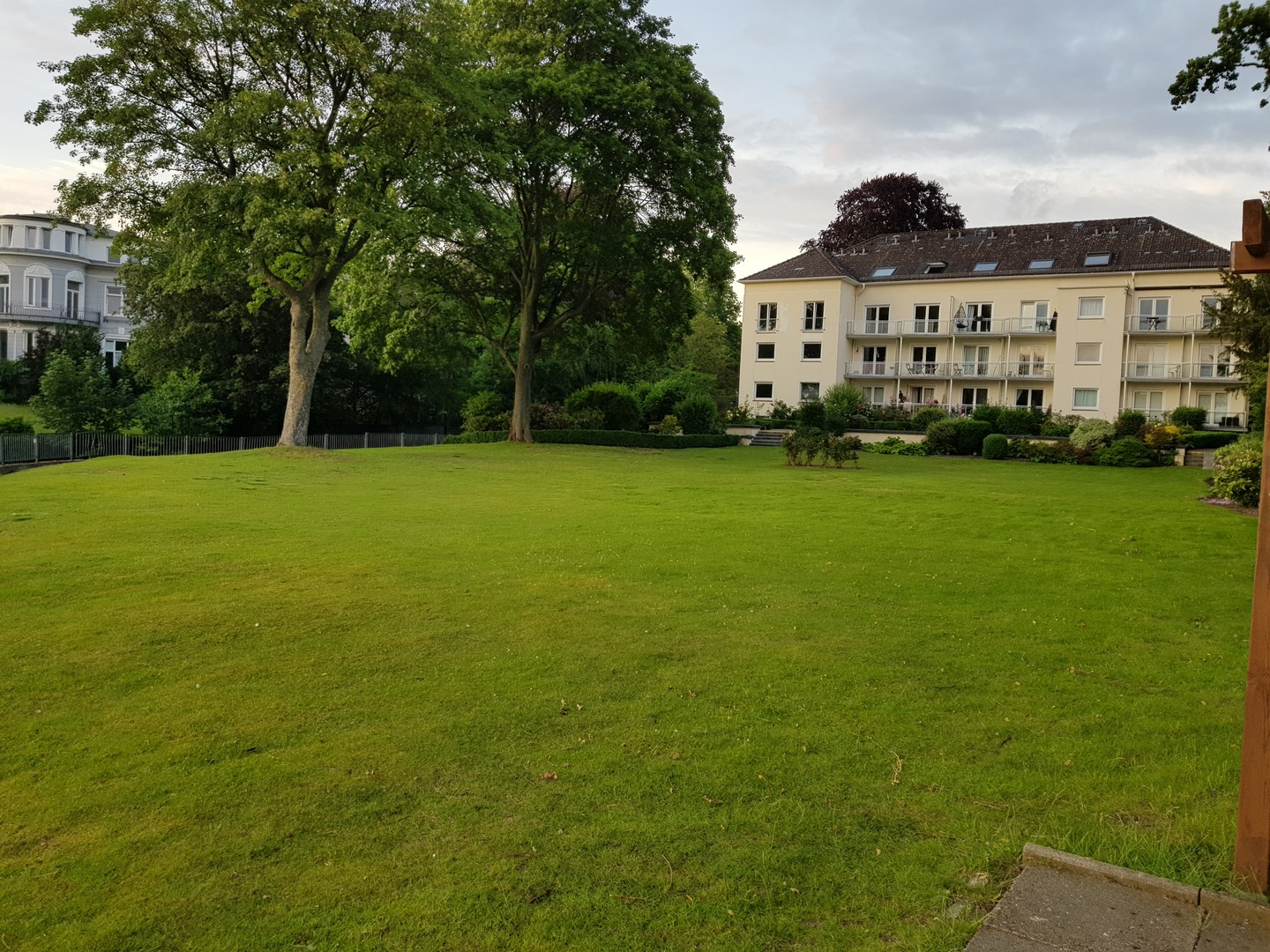Kernsaniert: Appartement mit Balkon am Feenteich 2400 qm Garten S/W – Hamburg – Vorschaubild 5