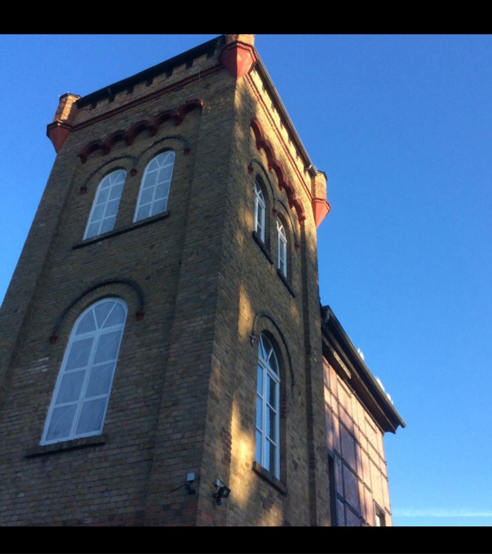 Aufgepasst! Wohnen in einer historischen Burg – Dortmund – Vorschaubild 2