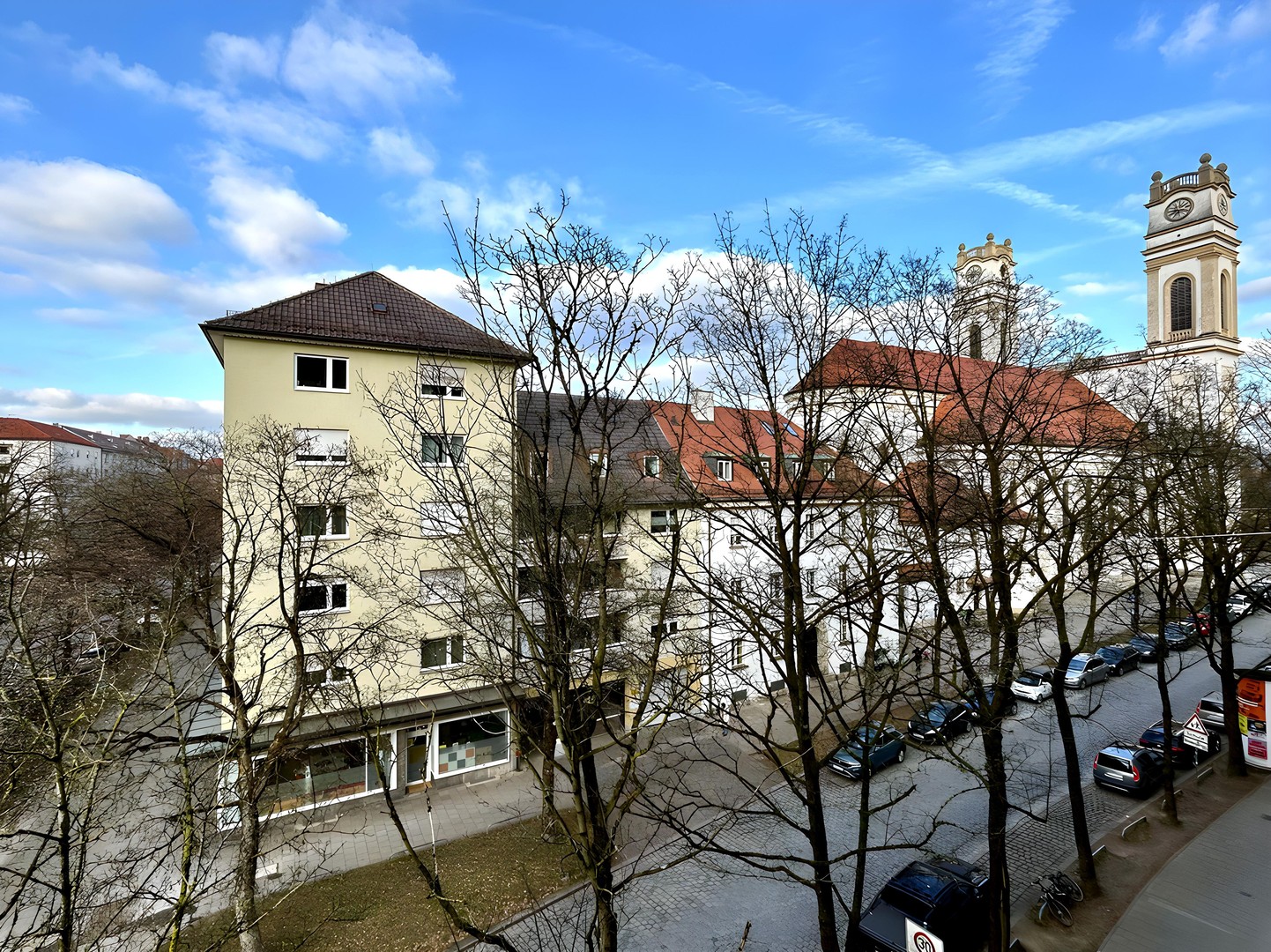 Elegante helle 3,5-zimmer-Altbauwohnung mit Balkon in toller Lage! – München – Vorschaubild 2