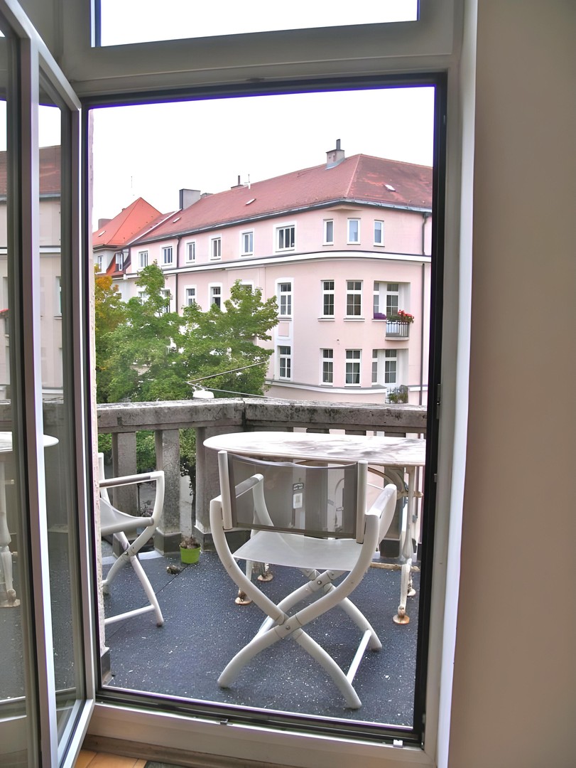 Elegante helle 3,5-zimmer-Altbauwohnung mit Balkon in toller Lage! – München – Vorschaubild 4
