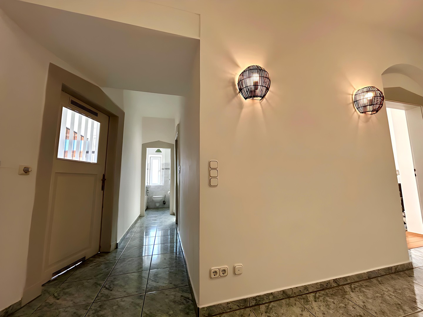 Elegante helle 3,5-zimmer-Altbauwohnung mit Balkon in toller Lage! – München – Vorschaubild 14