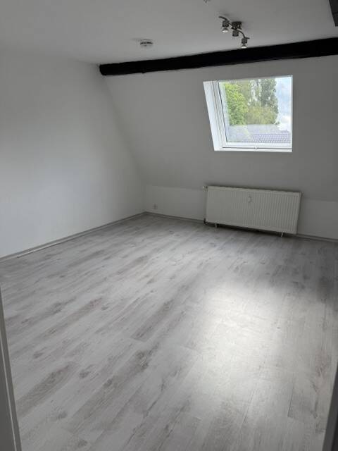 4 Zimmer Dachgeschosswohnung auf zwei Ebenen ohne Balkon in Solingen Stadtmitte – Solingen – Vorschaubild 3
