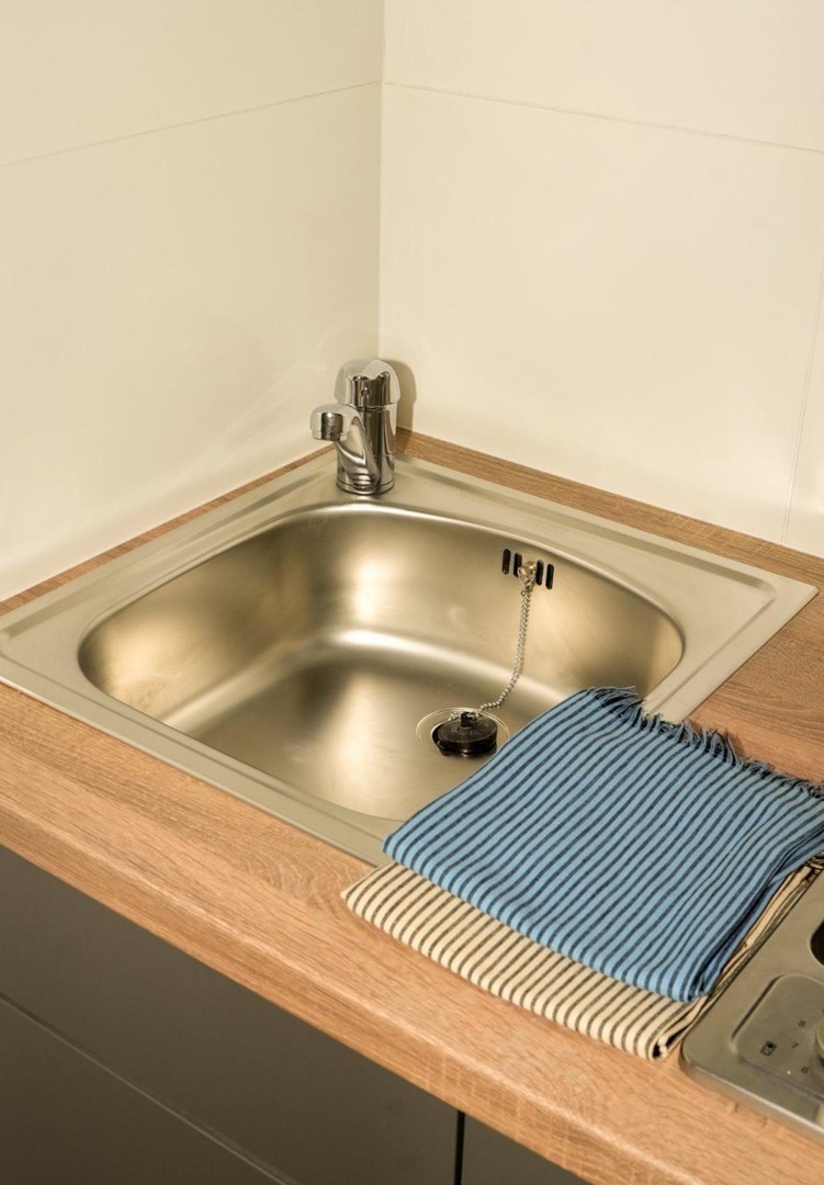 Möbliertes Mini-Apartment mit Einbauküche + INKL. WLAN + TV – Karlsruhe – Vorschaubild 7