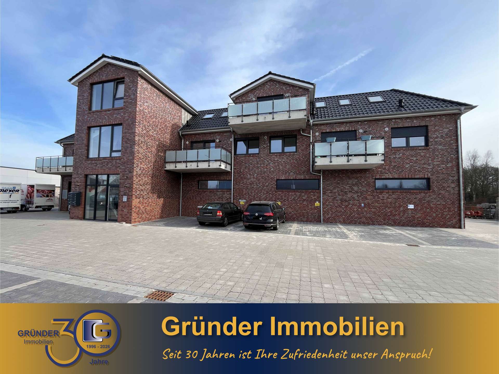 Modernes Wohnen - Exklusive 2-Zimmer-DG-Wohnung in top Lage - Erstbezug