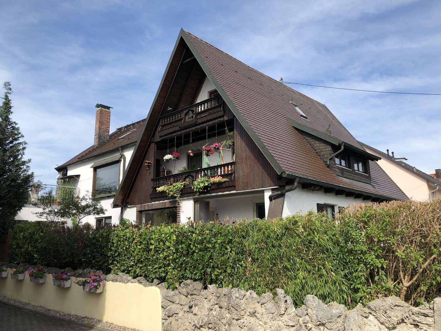 Geräumige und helle Altbauwohnung mit Dachterrasse in bester Karlsfelder Lage – Karlsfeld – Vorschaubild 2