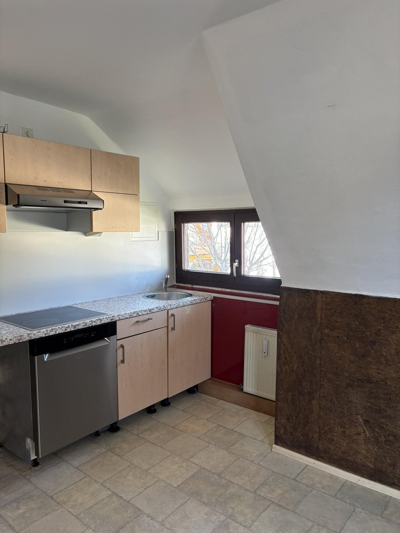 Geräumige und helle Altbauwohnung mit Dachterrasse in bester Karlsfelder Lage – Karlsfeld – Vorschaubild 6