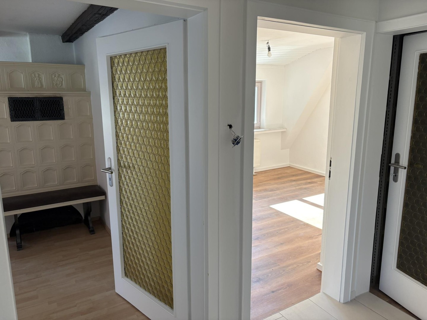 Geräumige und helle Altbauwohnung mit Dachterrasse in bester Karlsfelder Lage – Karlsfeld – Vorschaubild 10