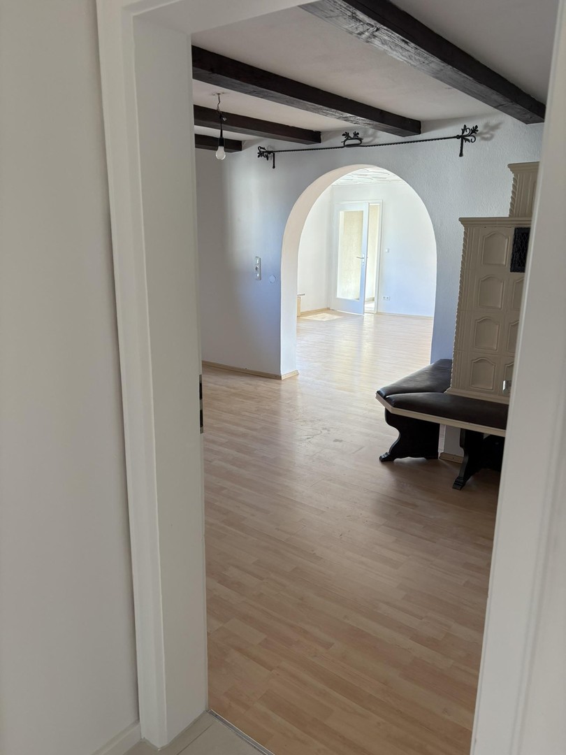 Geräumige und helle Altbauwohnung mit Dachterrasse in bester Karlsfelder Lage – Karlsfeld – Vorschaubild 13