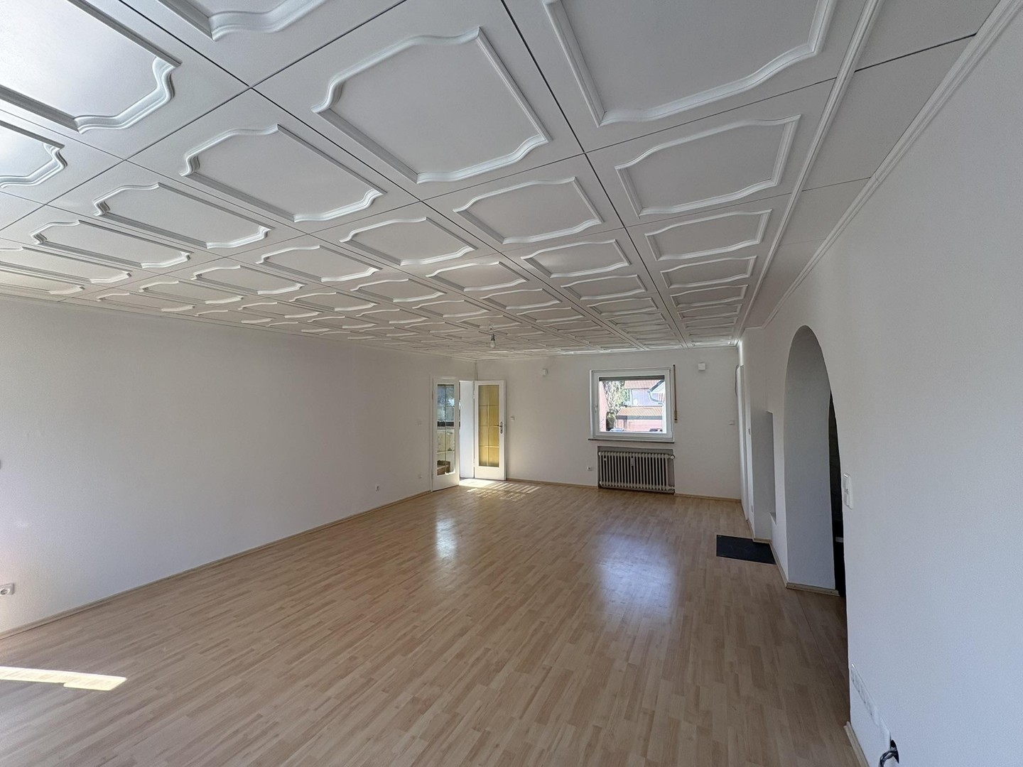 Geräumige und helle Altbauwohnung mit Dachterrasse in bester Karlsfelder Lage – Karlsfeld – Vorschaubild 17