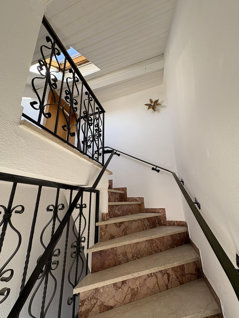 Geräumige und helle Altbauwohnung mit Dachterrasse in bester Karlsfelder Lage – Karlsfeld – Vorschaubild 22