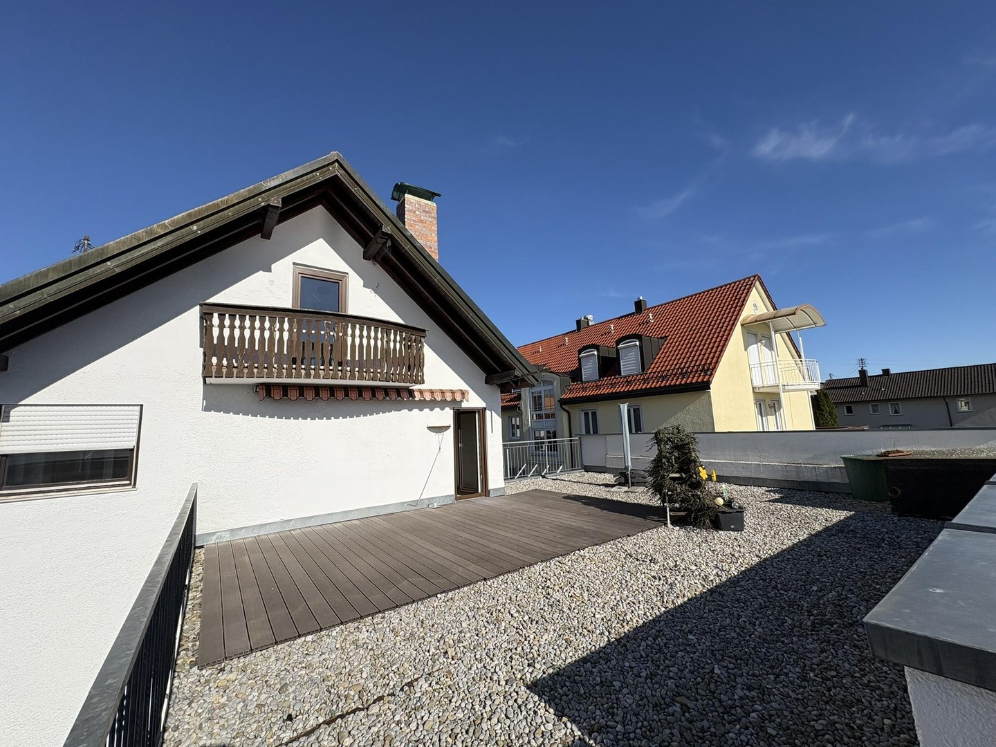 Geräumige und helle Altbauwohnung mit Dachterrasse in bester Karlsfelder Lage – Karlsfeld – Vorschaubild 31