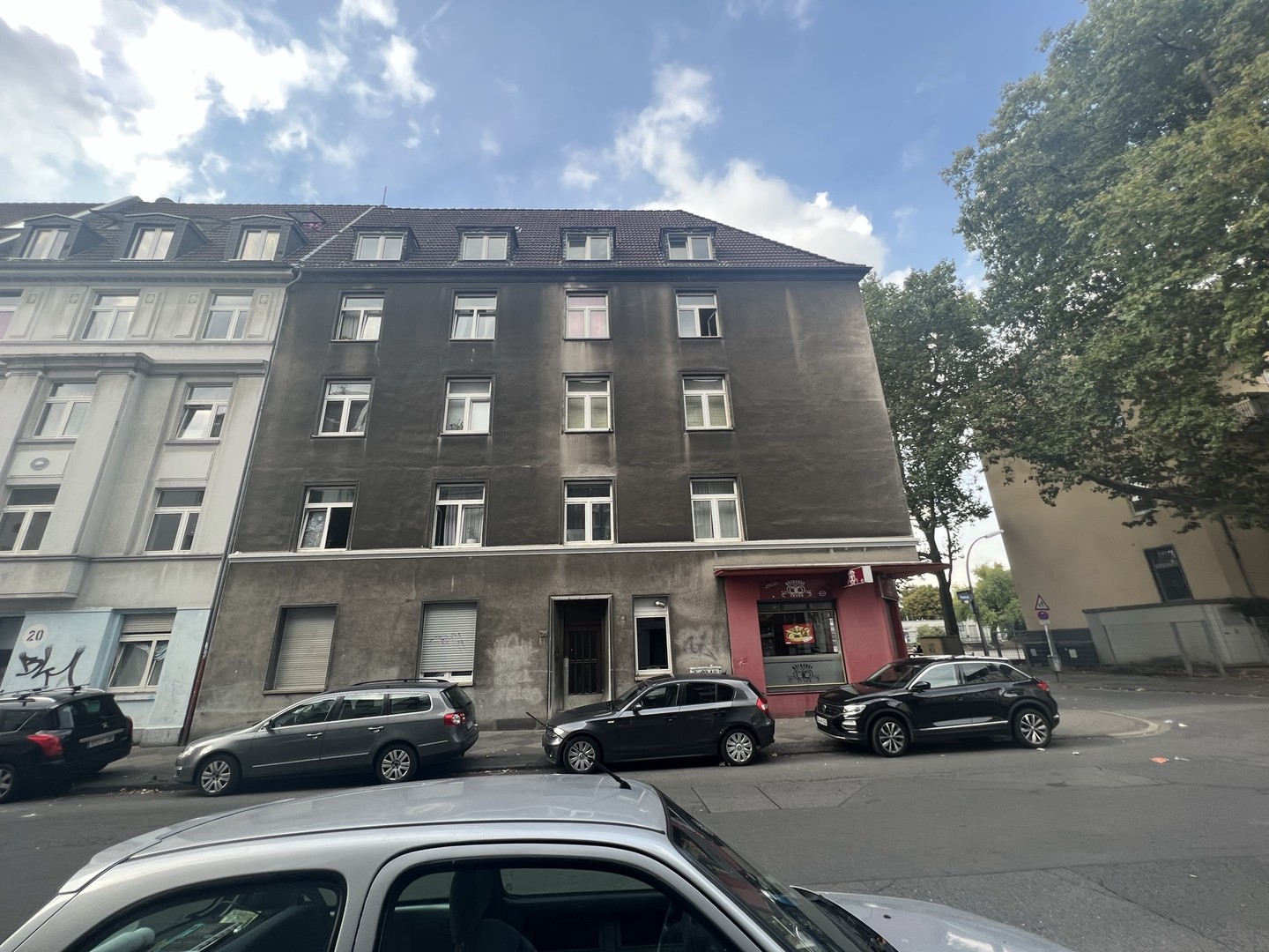 Gute gelegene, großzügige Wohnung im 3. OG
