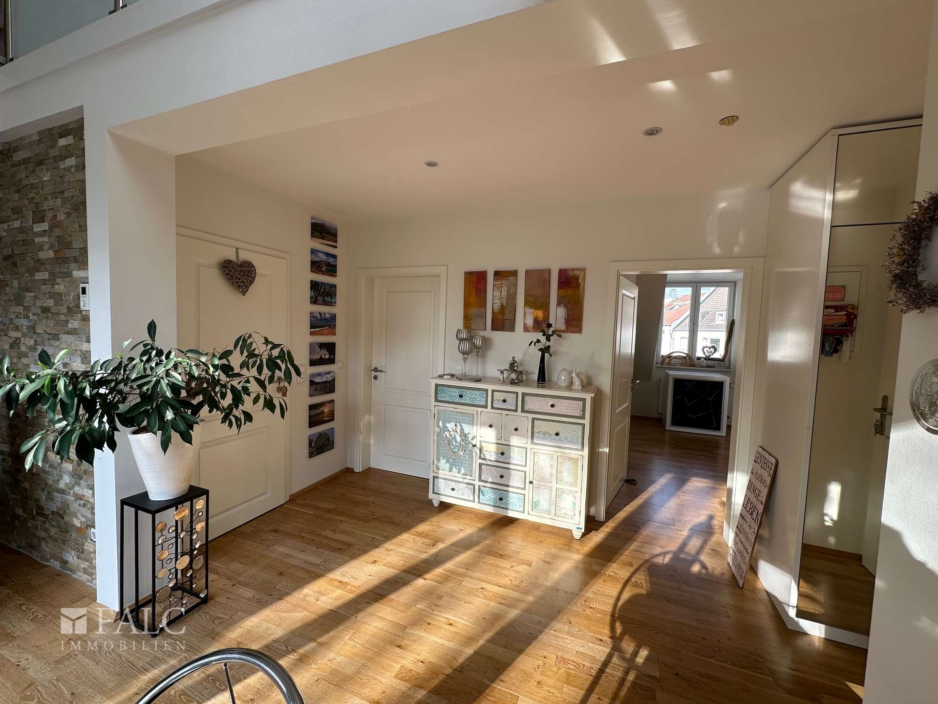 Lichtdurchflutete Dachgeschoss-Maisonette-Wohnung im Herzen von Rüttenscheid – Essen – Vorschaubild 6