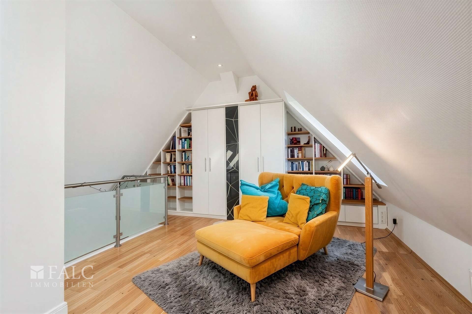 Lichtdurchflutete Dachgeschoss-Maisonette-Wohnung im Herzen von Rüttenscheid – Essen – Vorschaubild 11