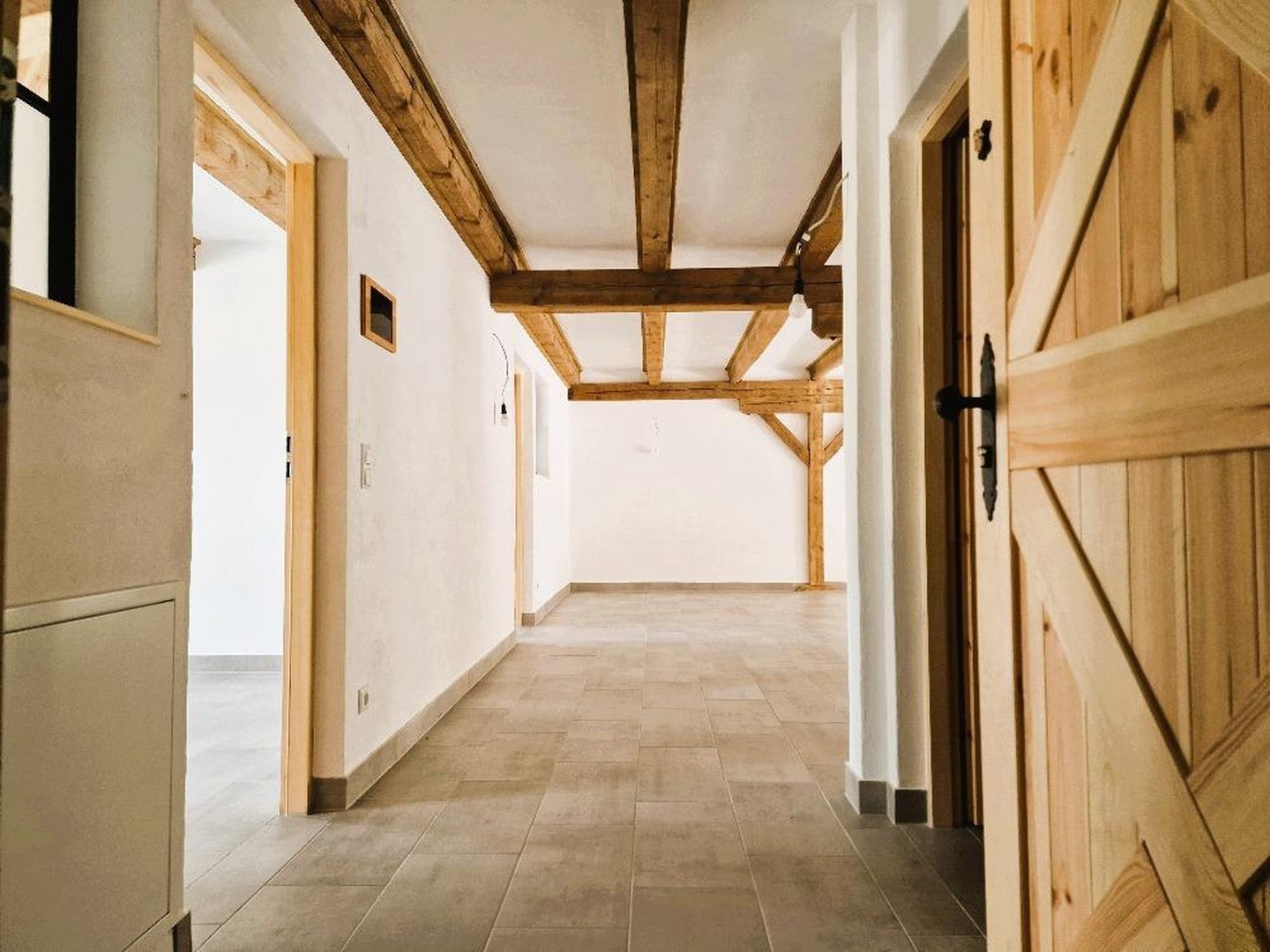 OG Wohnung mit Balkon | NACHHALTIGSTE Immobilie Wolfsburgs, Lehmbau, PV - Autarkie und Appsteuerung – Wolfsburg – Vorschaubild 2
