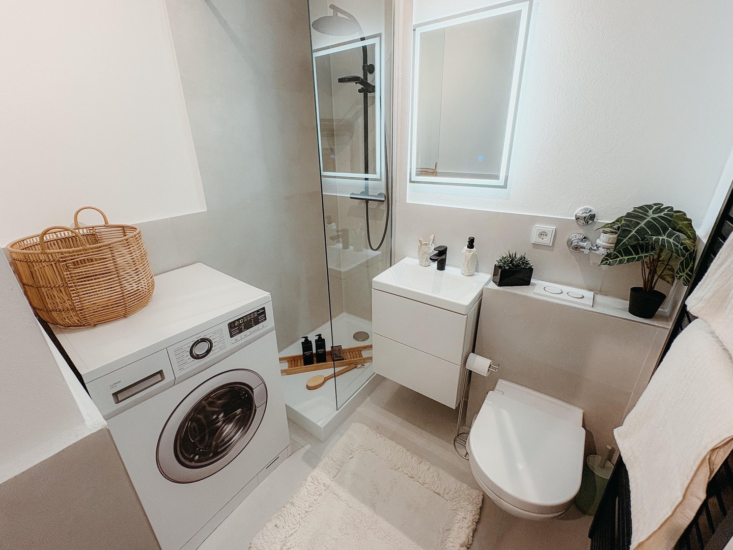 Im Herzen Schwabings: Charmante 2-Zimmer-Wohnung mit Balkon – München – Vorschaubild 7