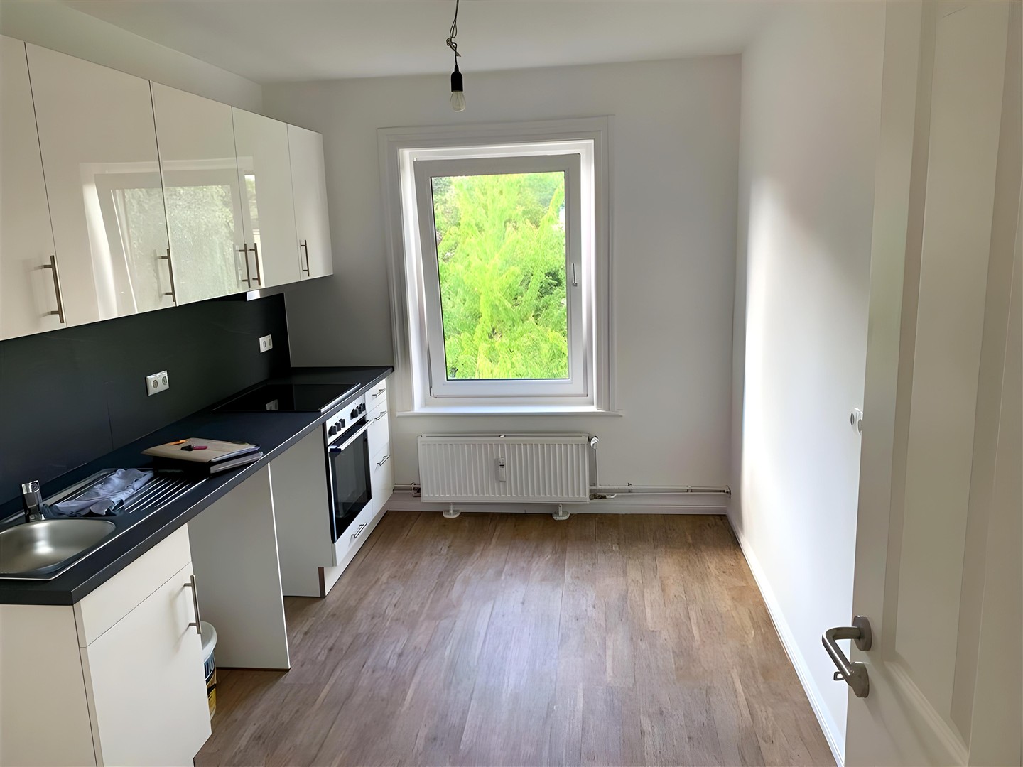 Exklusive 4-Zimmer-Dachgeschosswohnung für Studenten-WG – Frisch saniert | Neue Einbauküche – Hamburg – Vorschaubild 6