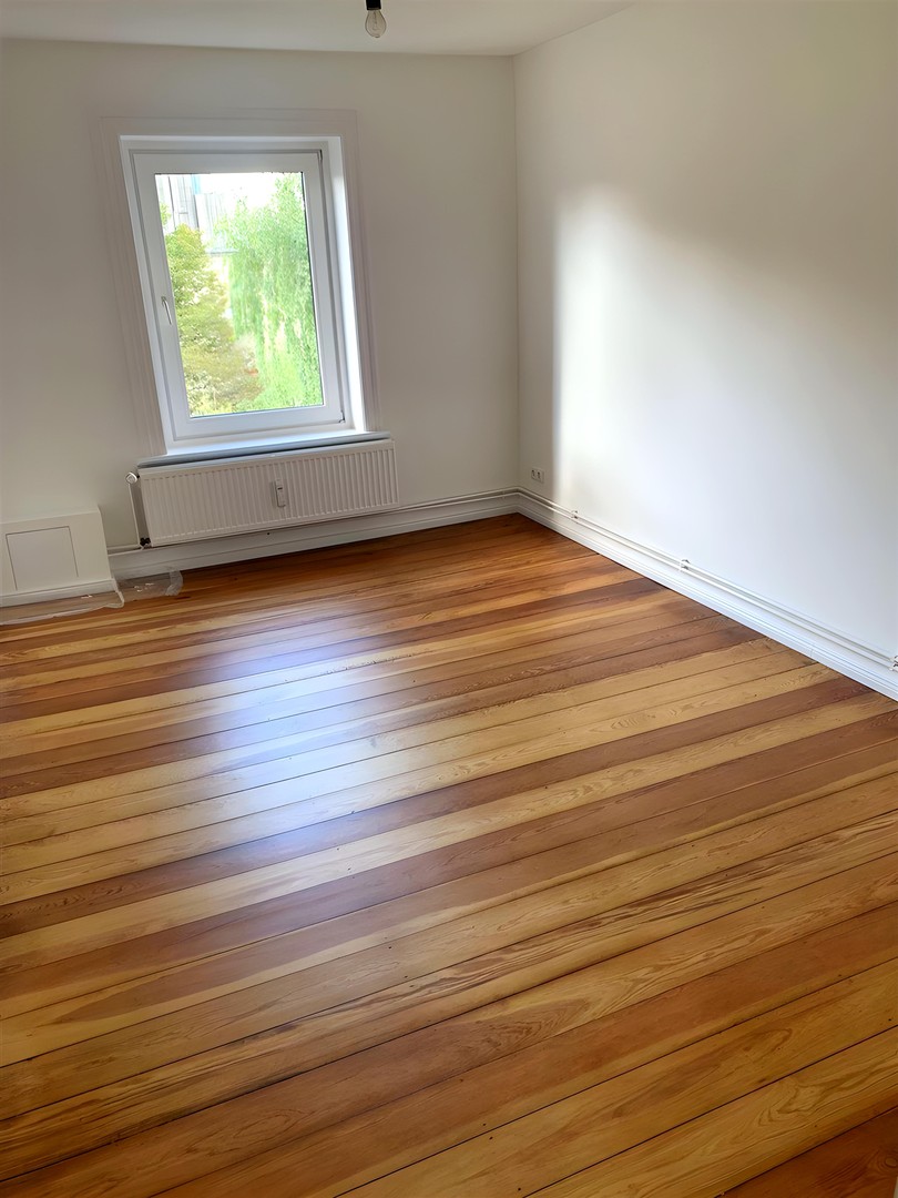 Exklusive 4-Zimmer-Dachgeschosswohnung für Studenten-WG – Frisch saniert | Neue Einbauküche – Hamburg – Vorschaubild 13