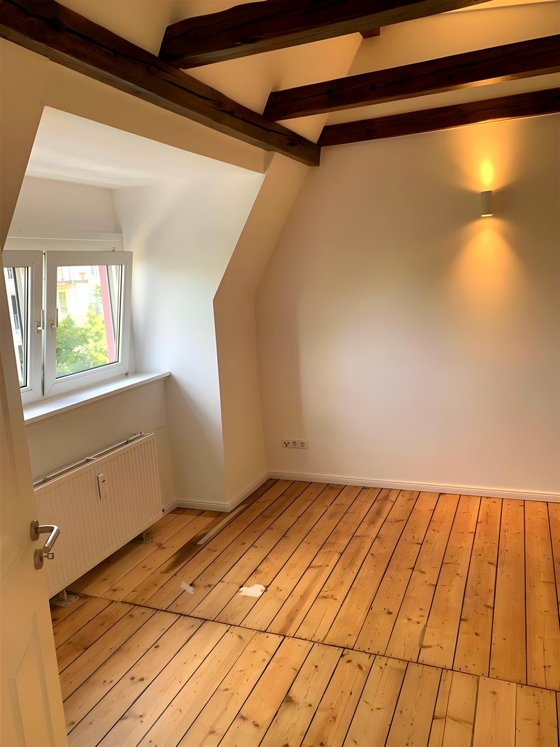 Exklusive 4-Zimmer-Dachgeschosswohnung für Studenten-WG – Frisch saniert | Neue Einbauküche – Hamburg – Vorschaubild 23