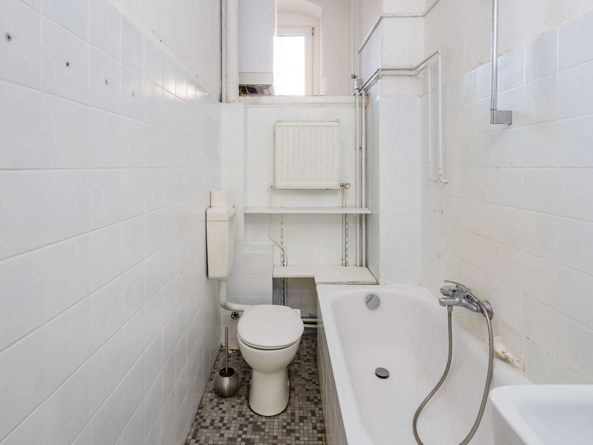 Familienfreundliche 4-Zimmer-Wohnung mit Südbalkon und großzügigem Schnitt – Berlin – Vorschaubild 8