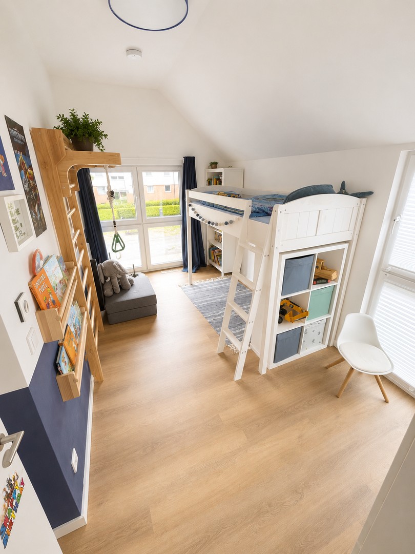 Neuwertige Doppelhaushälfte in Hamburg-Oldenfelde | 157 m² · 6 Zimmer · Südwest-Garten – Hamburg – Vorschaubild 12