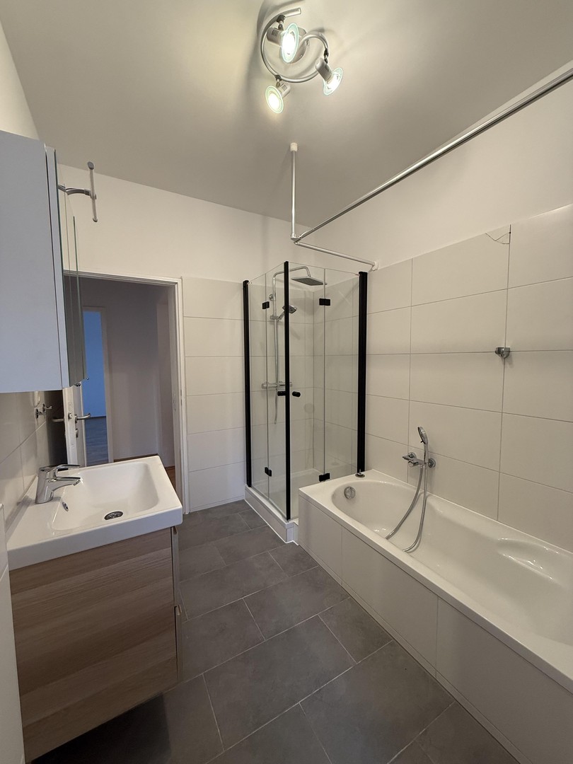 Charmante 3-Zimmer-Wohnung in ruhiger Jugendstilvilla - frisch Renoviert, neue Einbauküche – Bad Nauheim – Vorschaubild 3
