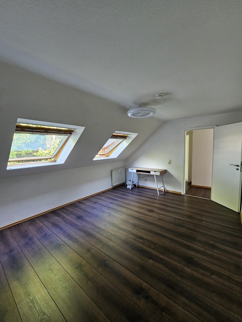 Charmante DG-Wohnung in Wattenscheid – Bochum – Vorschaubild 13