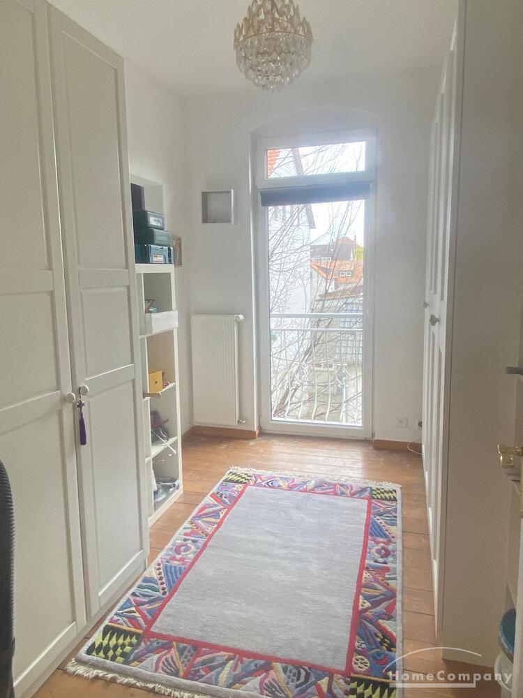 Große 3,5 Zi.-Altbauwhg., 2. OG, möbliert. Bad mit Wanne und Dusche, Balkon und kl. Garten zur gemeinschaftlichen Nutzung; Stellplatz vorhanden. – Braunschweig – Vorschaubild 10