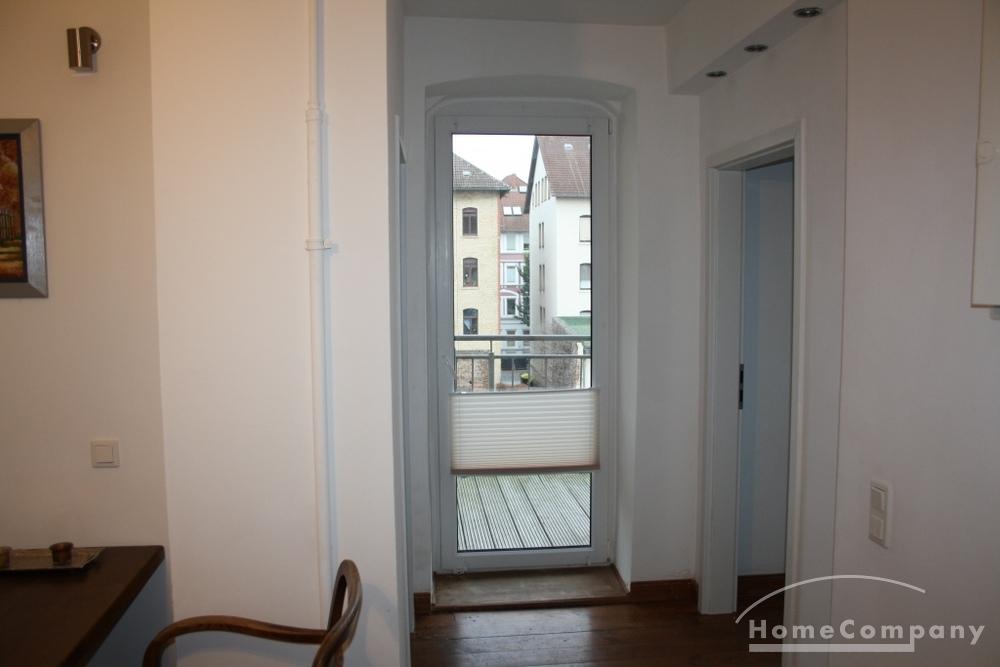 Große 3,5 Zi.-Altbauwhg., 2. OG, möbliert. Bad mit Wanne und Dusche, Balkon und kl. Garten zur gemeinschaftlichen Nutzung; Stellplatz vorhanden. – Braunschweig – Vorschaubild 14