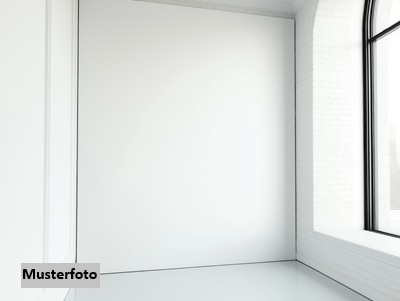 + 4-Zimmer-Wohnung mit Loggia +