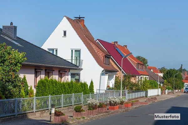 Großzügig gestaltetes Einfamilienhaus mit Einliegerwohnung