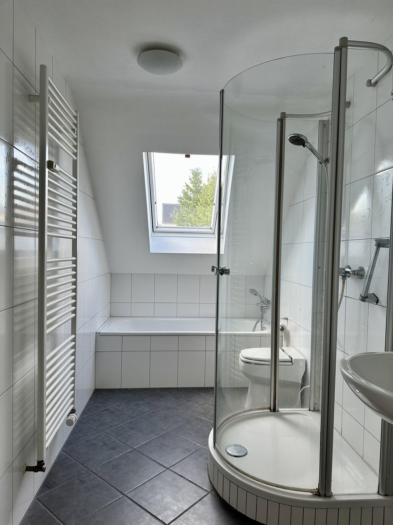 Lichtdurchflutete 3,5-Zi-Dachgeschosswohnung mit Panoramablick auf der Bellevue – Saarbrücken – Vorschaubild 6