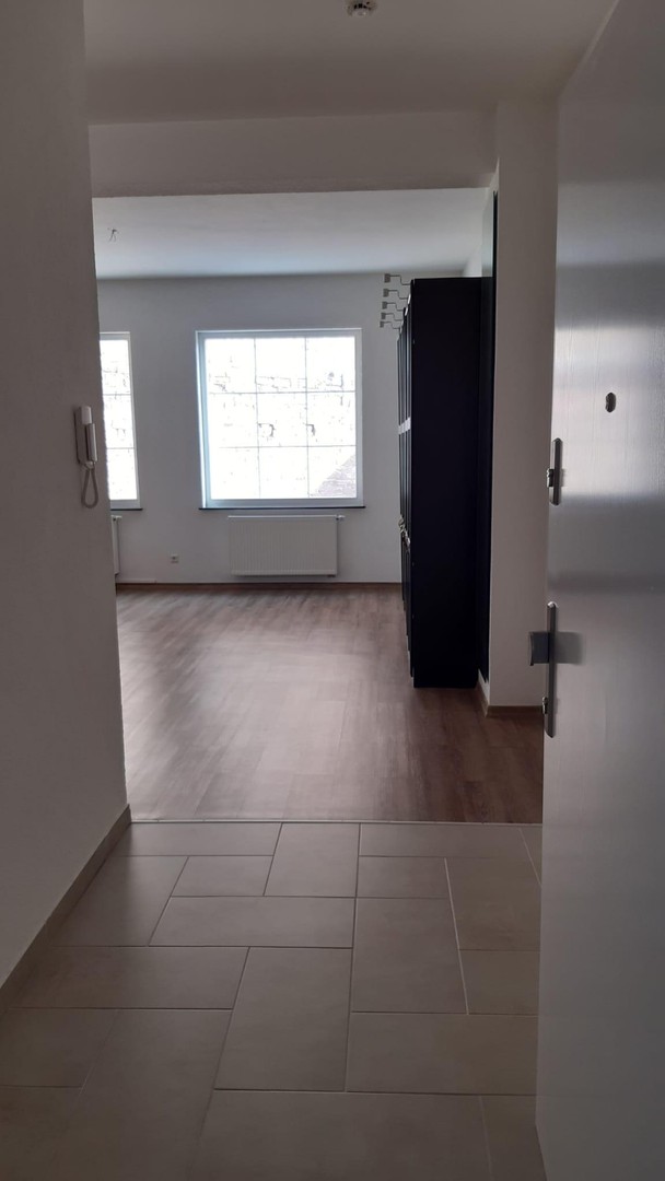 Große, geräumige 1-Zimmer-Loft am Kronenplatz – Karlsruhe – Vorschaubild 5