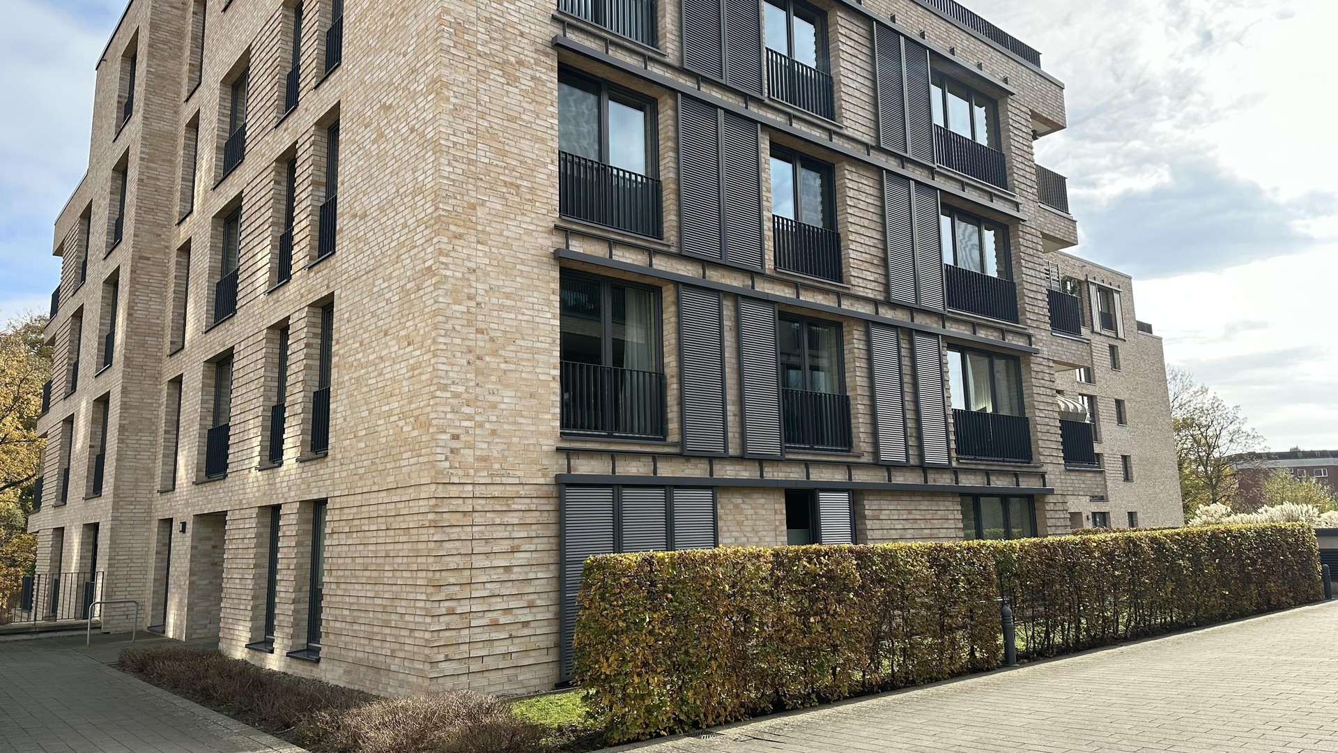 Exklusive 4-Zimmer Wohnung am Wallufer in Lübeck inkl. Tiefgaragenstellplatz zu verkaufen – Lübeck – Vorschaubild 2