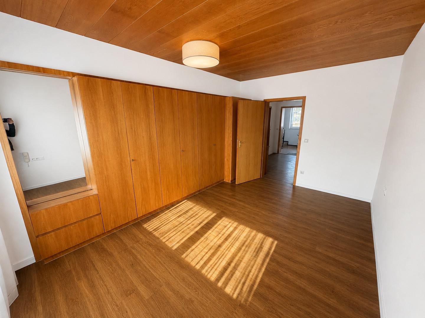 Großzügige 4-Zimmer-Wohnung mit Südbalkon und Klimaanlage in Wangen – Wangen – Vorschaubild 3