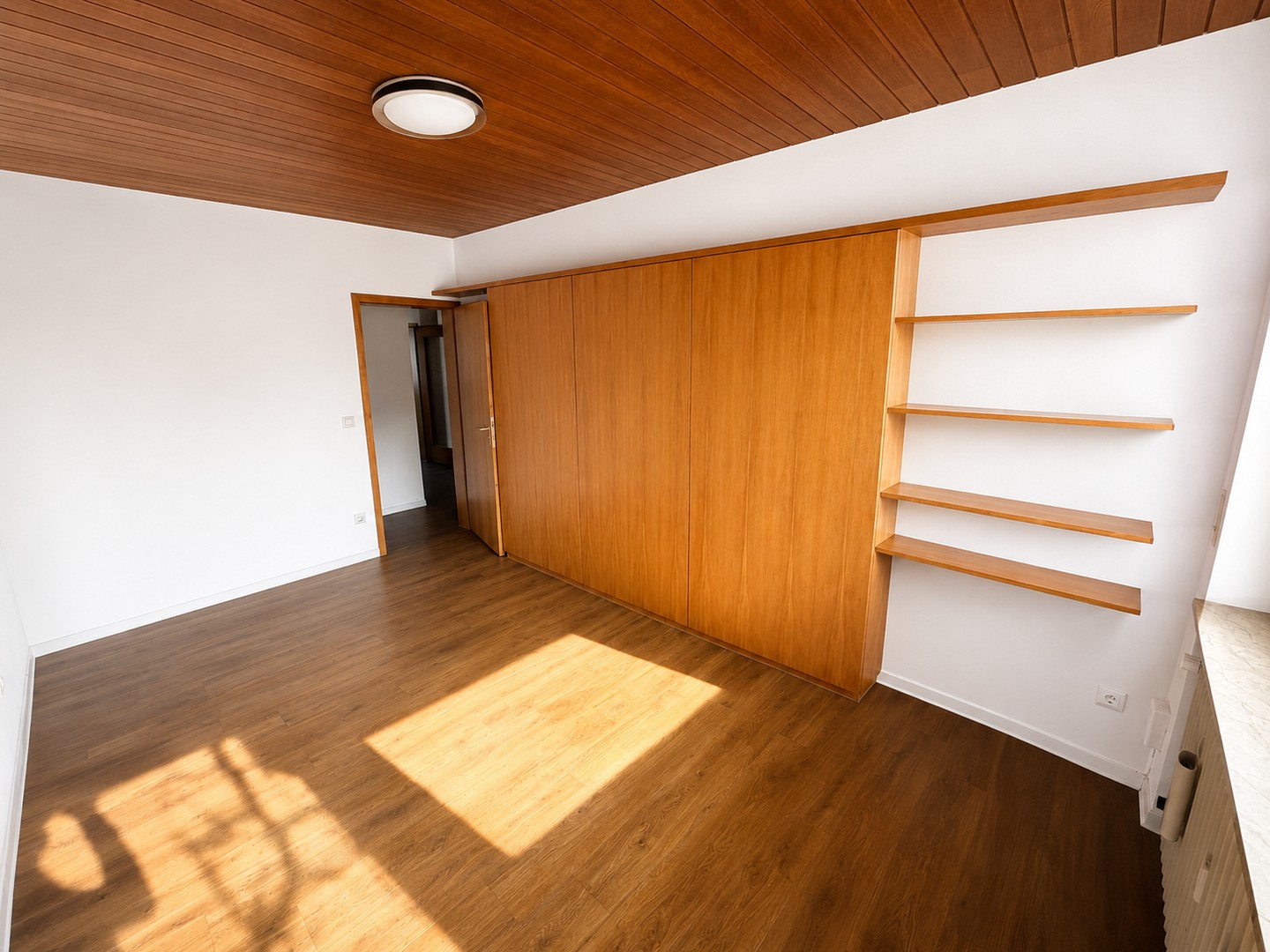 Großzügige 4-Zimmer-Wohnung mit Südbalkon und Klimaanlage in Wangen – Wangen – Vorschaubild 4