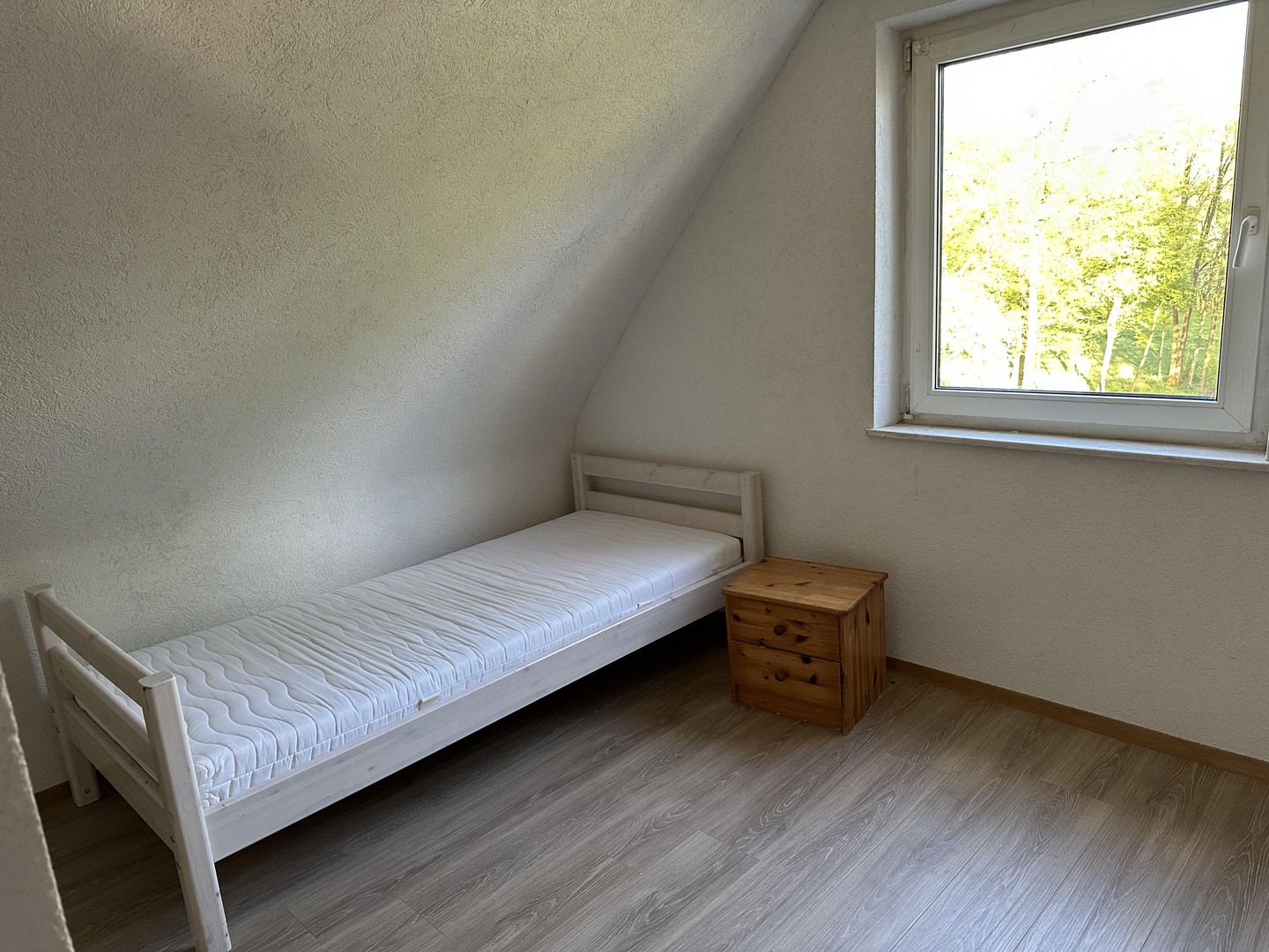 Gewerblich genutzte 4 Zimmer Wohnung an Firmen in 71570 Oppenweiler zu vermieten. – Oppenweiler – Vorschaubild 3