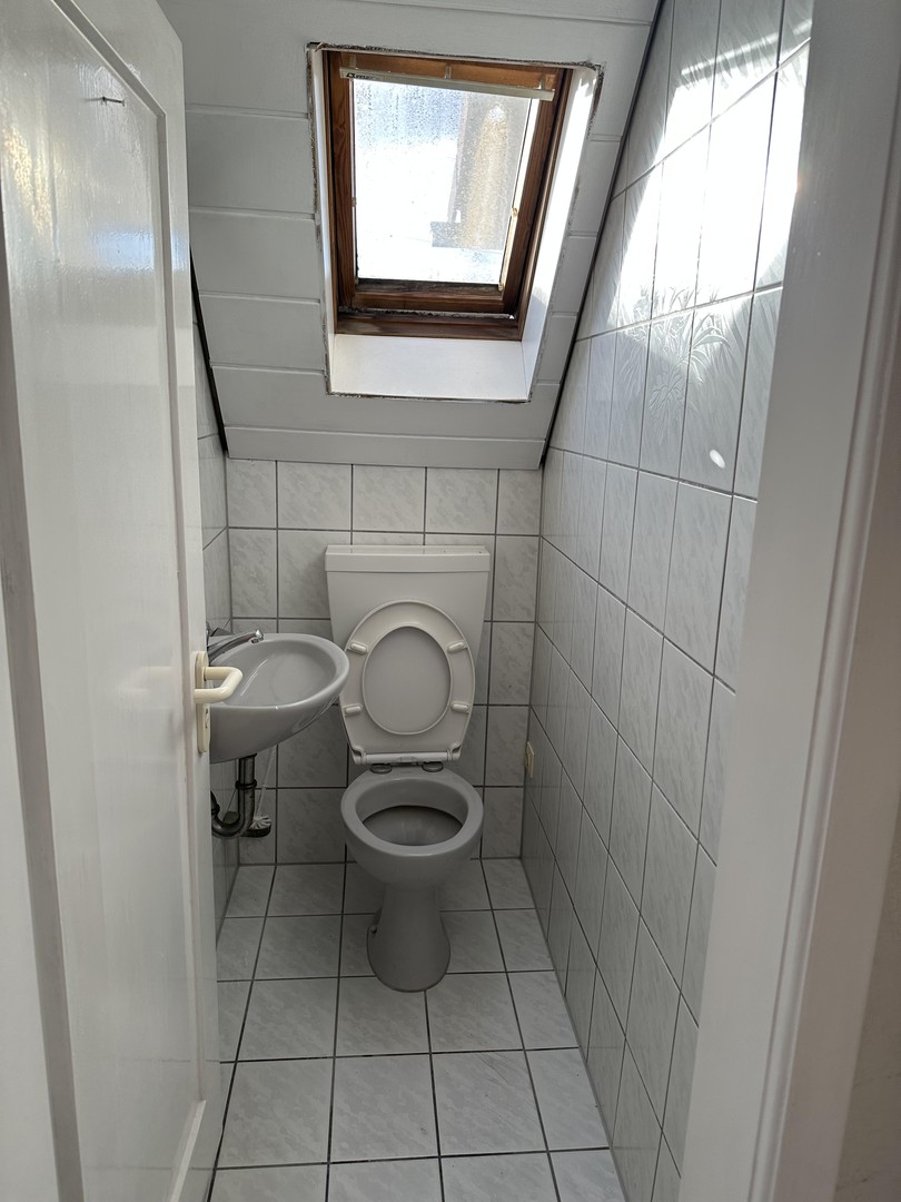 Gewerblich genutzte 4 Zimmer Wohnung an Firmen in 71570 Oppenweiler zu vermieten. – Oppenweiler – Vorschaubild 7