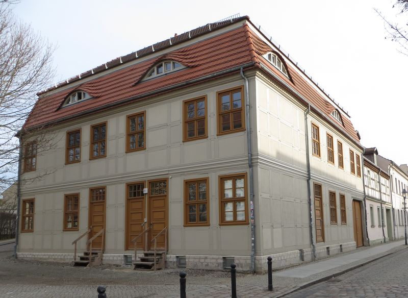 Modernes Altbau-Flair für Singles & Paare