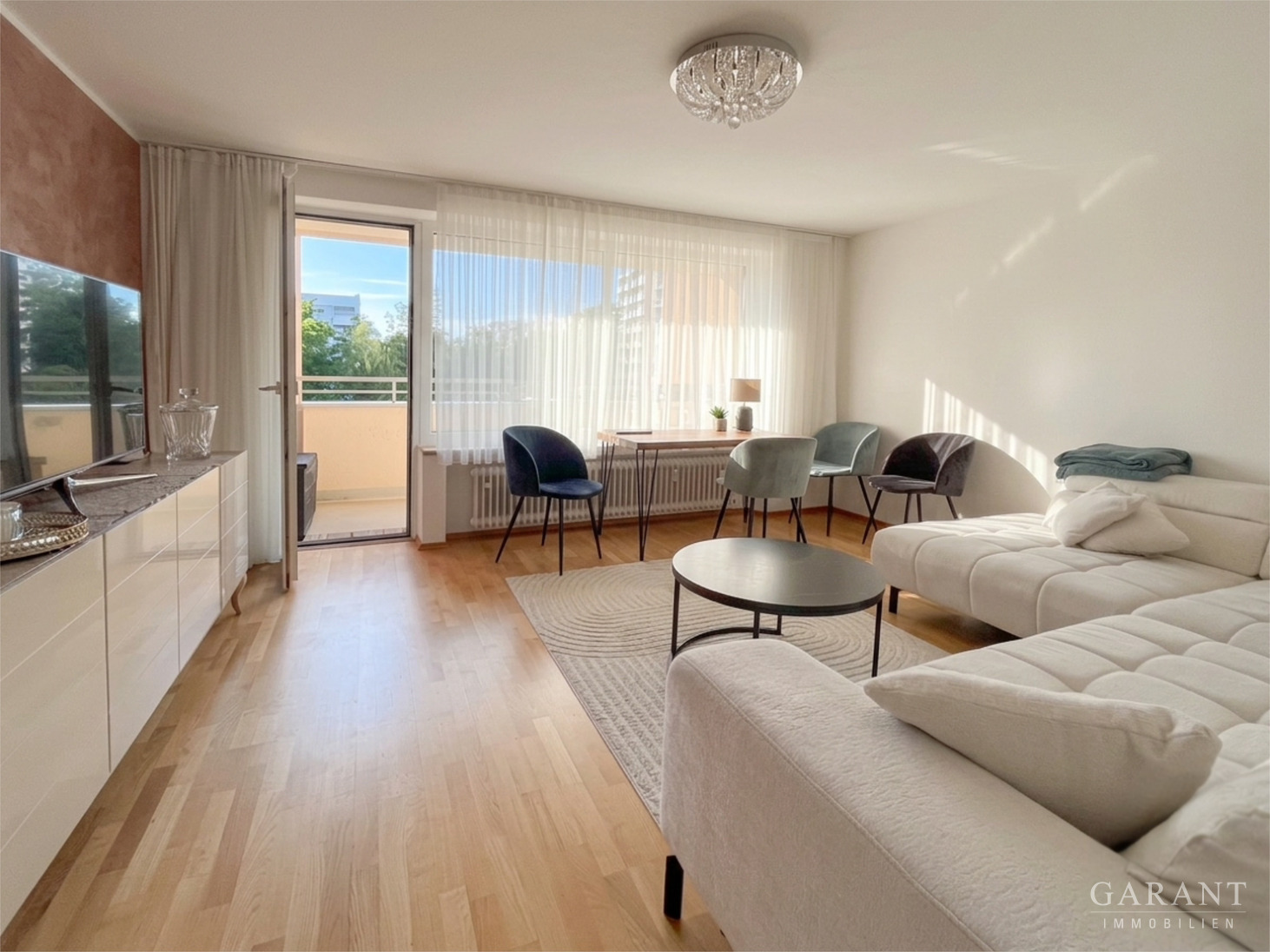 Moderne 3 Zimmer-Wohnung mit zwei Balkonen in München-Perlach – München – Bild 1 von 11