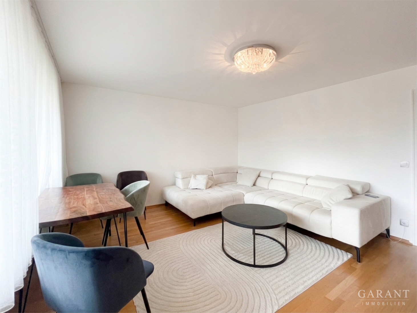 Moderne 3 Zimmer-Wohnung mit zwei Balkonen in München-Perlach – München – Vorschaubild 2