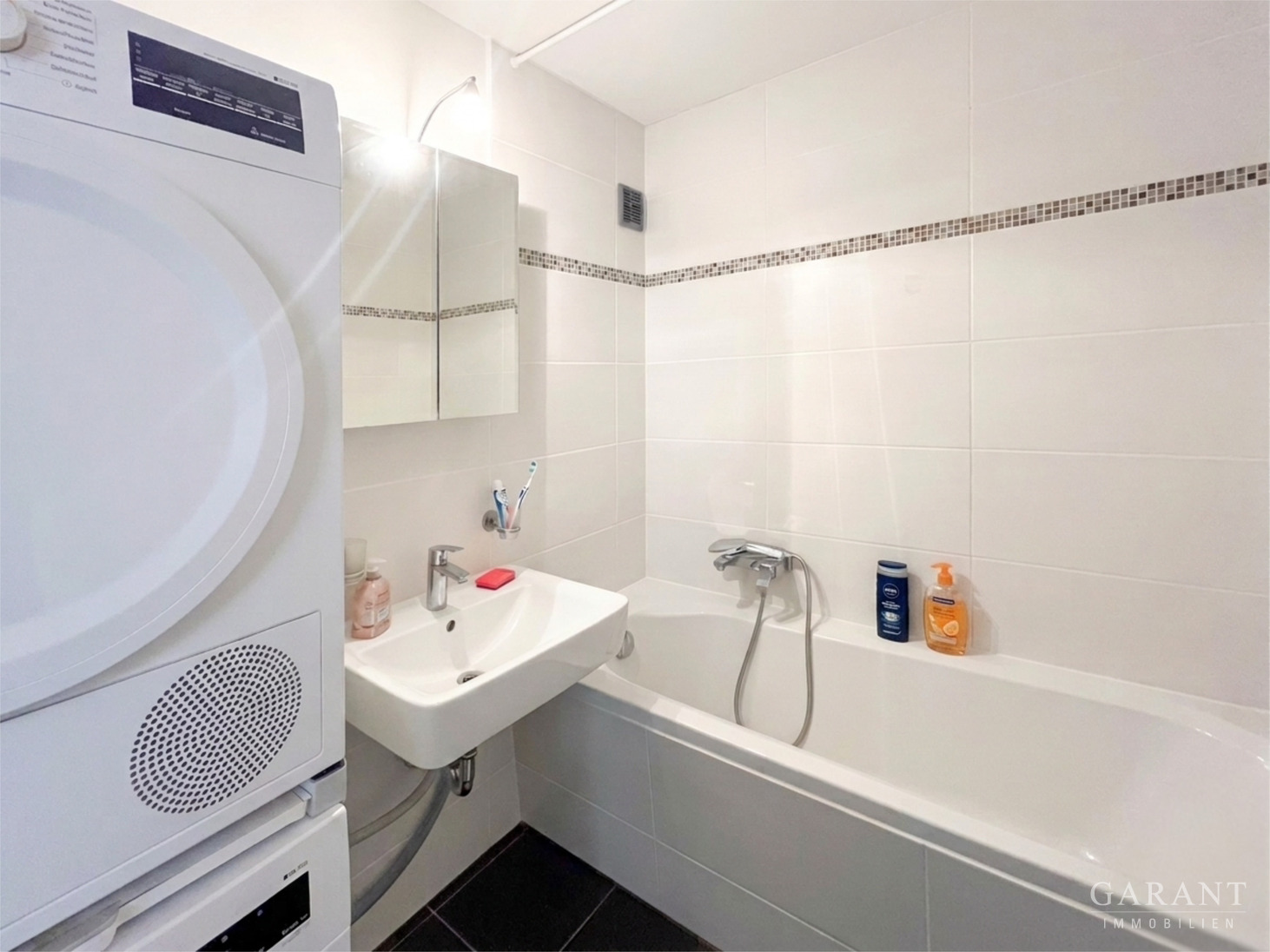 Moderne 3 Zimmer-Wohnung mit zwei Balkonen in München-Perlach – München – Vorschaubild 9